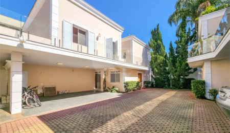 Casa à venda com 4 quartos, sendo 2 suítes,  no condomínio Stephanie, São Paulo - SP