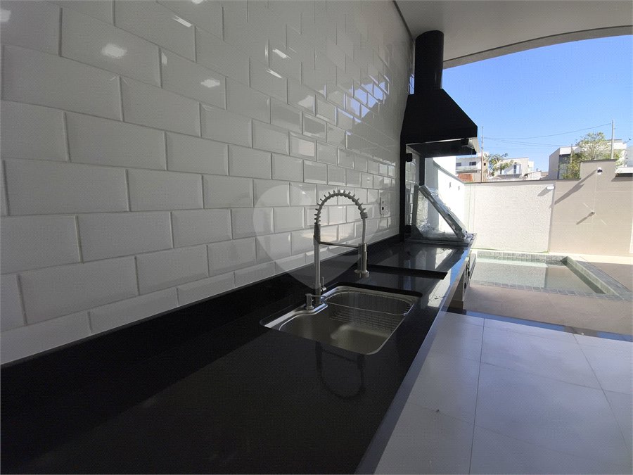 Casa à venda com 3 suítes no condomínio Campos do Conde I e II, Sorocaba - SP