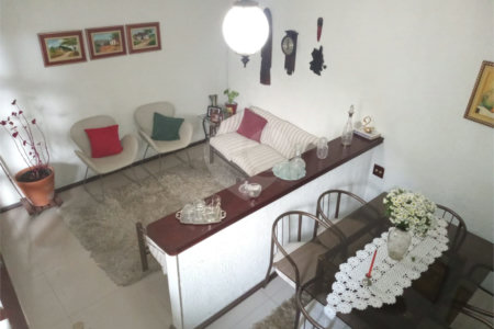 Sobrado à venda com 3 quartos, sendo 1 suíte,  em Vila Caputera, Mogi das Cruzes, SP