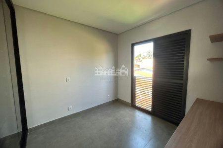 Apartamento à venda com 3 quartos, sendo 1 suíte, no centro de Atibaia - SP