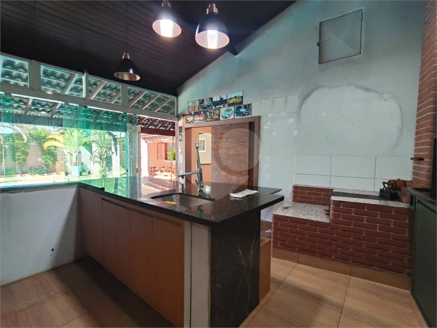 Casa Térrea à venda com 4 quartos, sendo 1 suíte, em Vila Mazzei, Itapetininga, SP