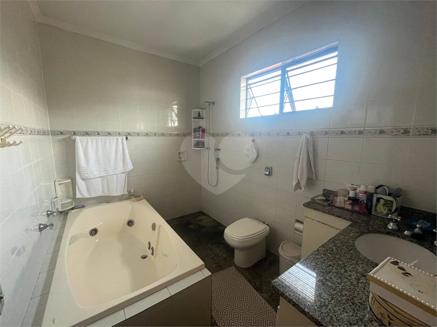 Casa à venda com 3 quartos, sendo 1 suíte, em Jardim Maria Antônia Prado, Sorocaba, SP