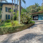 Casa à venda com 6 quartos, sendo 2 suítes, no condomínio Chácara Flora, São Paulo - SP