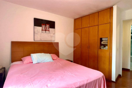 Apartamento à venda com 3 quartos, sendo 1 suíte, em Jardim Paulistano, São Paulo, SP