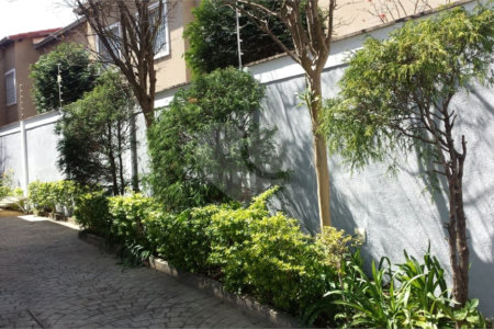 Casa à venda com 3 quartos, sendo 1 suíte, no condomínio Morada dos Pinheiros, São Paulo - SP
