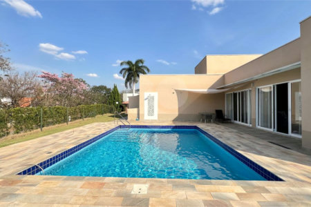 Casa à venda com 3 suítes no condomínio Haras Paineiras, Salto - SP