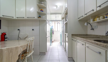 Apartamento à venda com 3 quartos, sendo 2 suítes, em Vila Madalena, São Paulo, SP