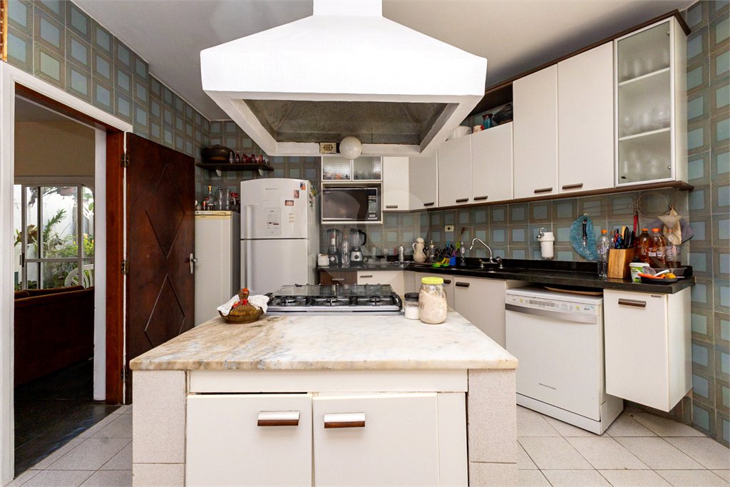 Casa à venda com 4 suítes em Jardim Londrina, São Paulo, SP