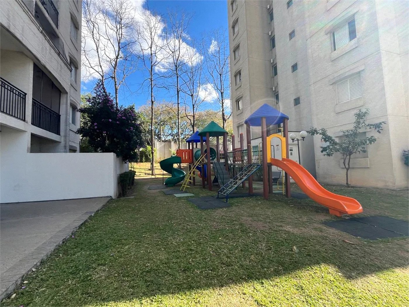 Sobrado à venda com 4 quartos, sendo 2 suítes, em Vila Romana, São Paulo, SP