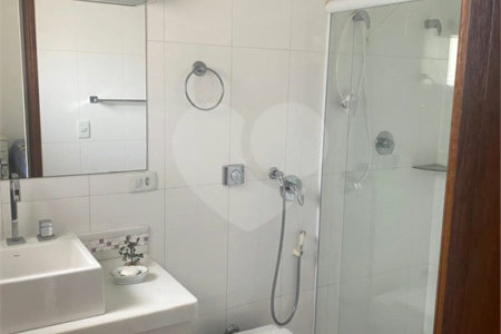 Casa à venda com 5 quartos, sendo 3 suítes, no condomínio Zuleika Jabour, Salto - SP