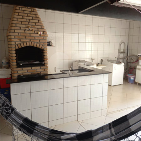 Sobrado à venda com 3 quartos, sendo 1 suíte,  em Vila Lavínia, Mogi das Cruzes, SP