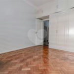 Apartamento à venda com 5 quartos, sendo 1 suíte,  em Copacabana, Rio de Janeiro, RJ