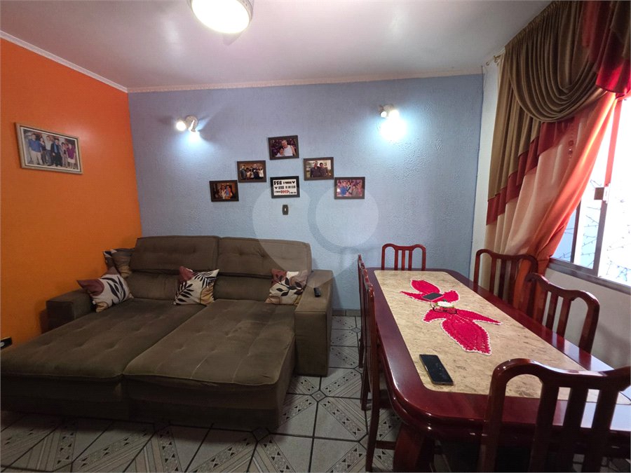 Sobrado à venda com 4 quartos, sendo 2 suítes, em Vila Nova Cachoeirinha, São Paulo, SP