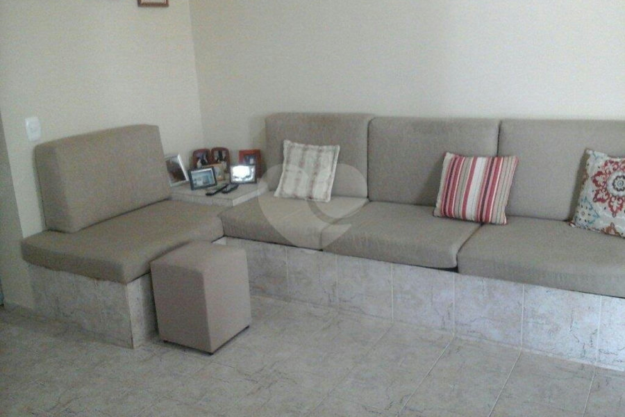Casa de Vila à venda com 4 quartos, sendo 1 suíte, no condomínio Travessa Isadora,4, São Paulo - SP