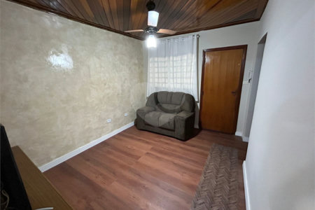 Casa à venda com 4 quartos, sendo 1 suíte, no Centro, Cravinhos, SP
