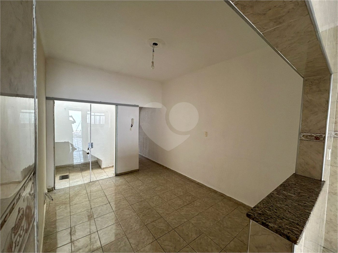 Casa à venda com 2 quartos em Vila Carvalho, Sorocaba, SP