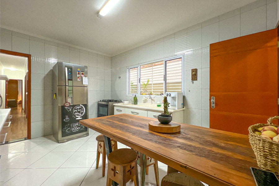 Casa à venda com 3 quartos, sendo 1 suíte,  no condomínio 658, São Paulo - SP