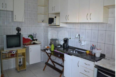 Sobrado à venda com 2 quartos em Vila Nivi, São Paulo, SP
