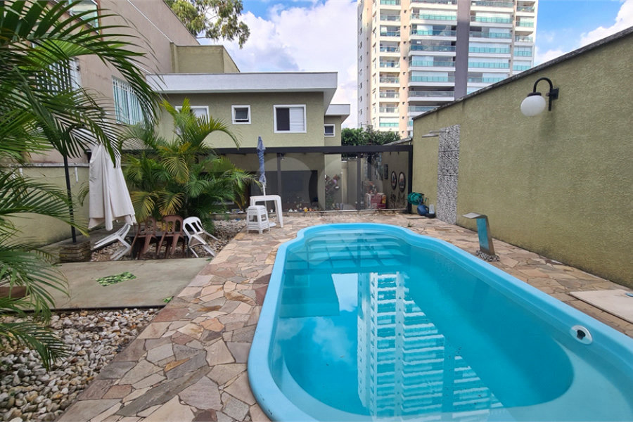 Sobrado à venda com 4 quartos, sendo 2 suítes, em Santa Teresinha, São Paulo, SP
