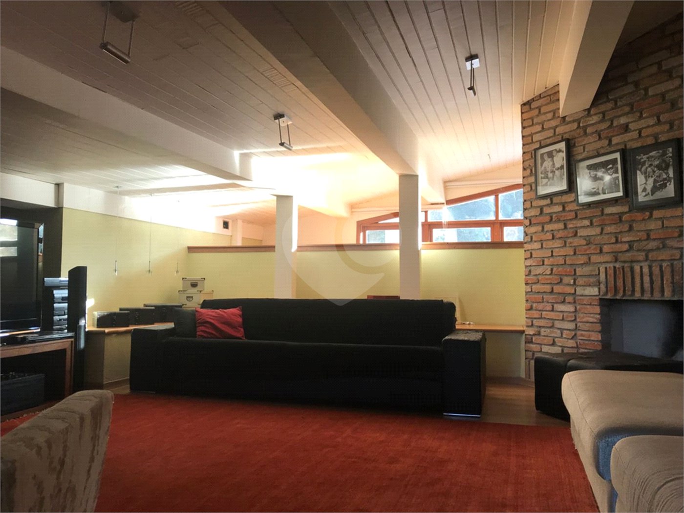 Casa à venda com 4 quartos, sendo 3 suítes, no condomínio Alpes da Cantareira, Mairiporã - SP