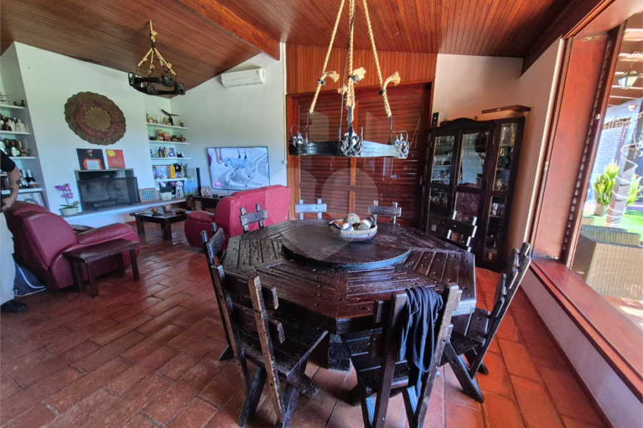 Casa Térrea à venda com 4 quartos, sendo 2 suítes, em Roseira, Mairiporã, SP