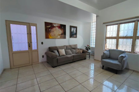 Casa à venda com 5 quartos, sendo 3 suítes, no Centro, Itapetininga, SP