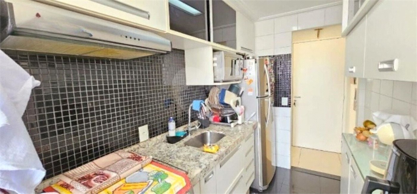 Apartamento à venda com 3 quartos, sendo 1 suíte,  em Vila Paulista, São Paulo, SP