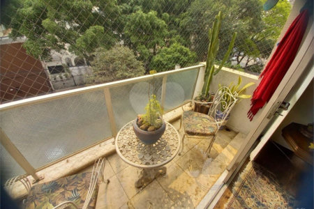 Apartamento à venda com 3 quartos, sendo 1 suíte,  em Indianópolis, São Paulo, SP