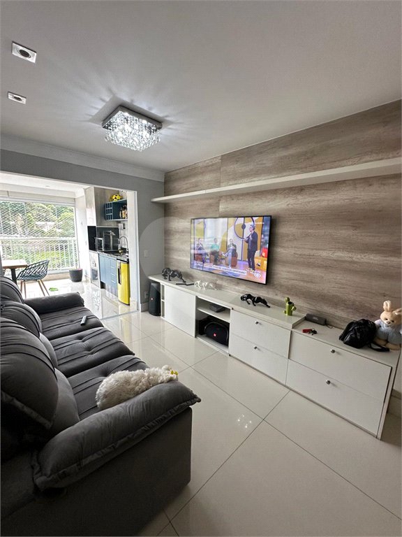 Apartamento à venda com 2 quartos, sendo 1 suíte,  em Vila Leonor, São Paulo, SP