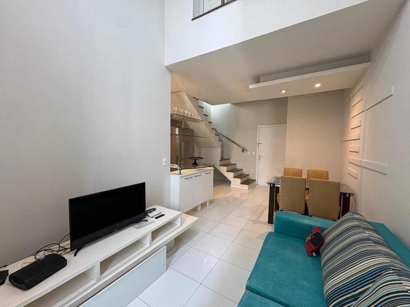 Apartamento com 2 dormitórios à venda, 78 m² por R$ 640.000,00 - Gonzaga - Santos/SP
