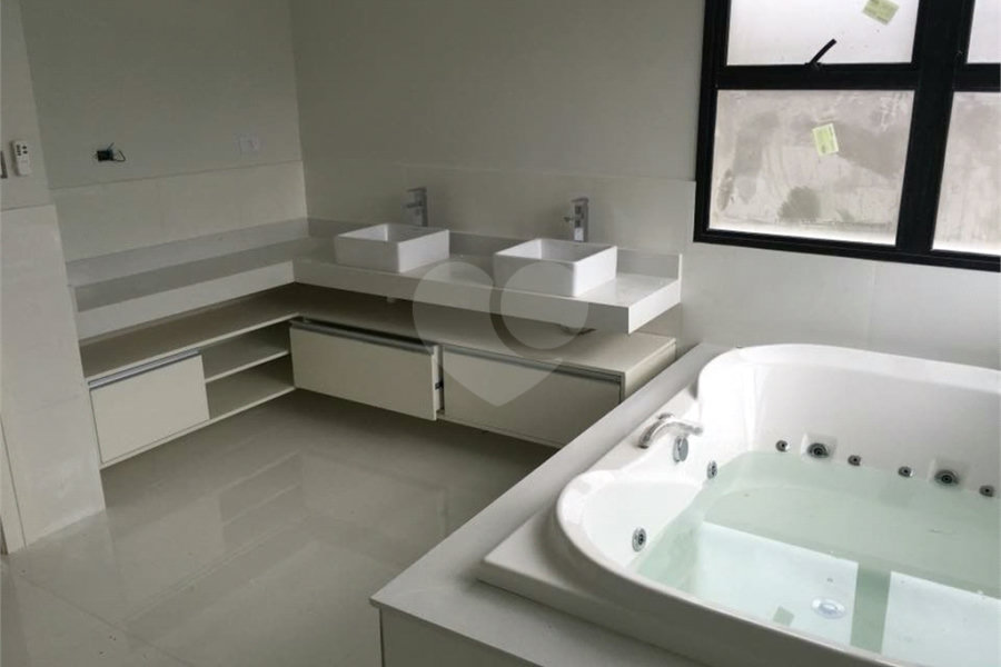 Casa à venda ou para alugar com 4 suítes no condomínio Residencial Tamboré 10, Santana de Parnaíba - SP