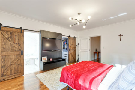 Sobrado à venda com 4 quartos, sendo 2 suítes, em Alto da Boa Vista, São Paulo, SP