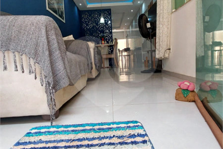 Casa à venda com 4 quartos, sendo 2 suítes, no condomínio Vivendas do Mendanha, Rio de Janeiro - RJ