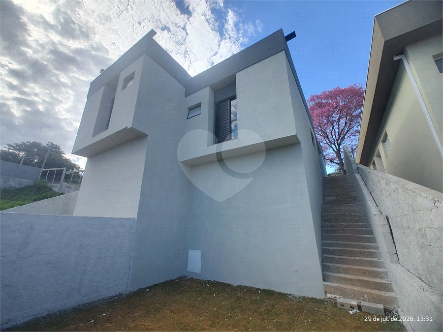 Casa à venda com 2 quartos, sendo 1 suíte, em Jardim Santo Antônio, Atibaia, SP