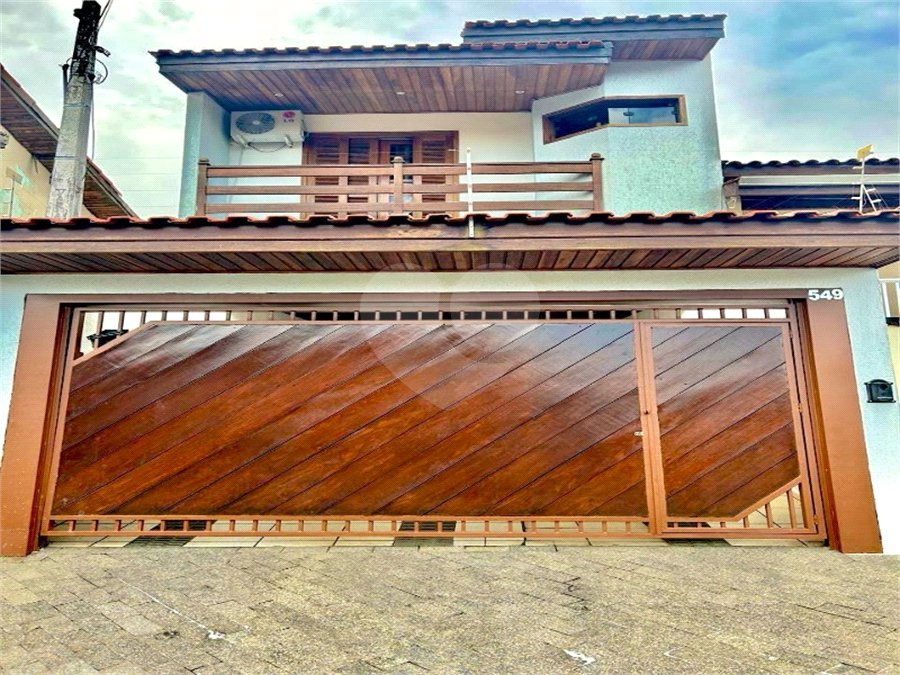 Sobrado à venda com 3 quartos, sendo 1 suíte, em Jardim Gonçalves, Sorocaba, SP