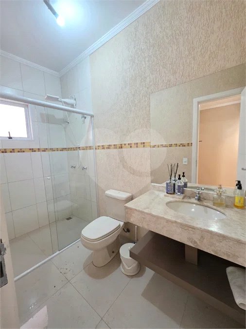 Casa à venda ou para alugar com 3 quartos, sendo 1 suíte, no condomínio Terras de São Francisco, Vinhedo - SP