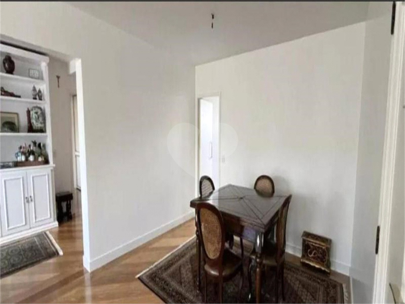 Apartamento à venda com 3 quartos, sendo 1 suíte, em Moema, São Paulo, SP