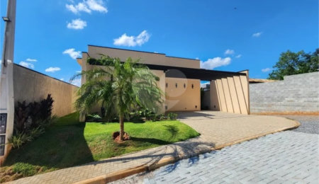 Casa à venda com 3 quartos, sendo 1 suíte, no condomínio Consoli Residencial, Atibaia - SP