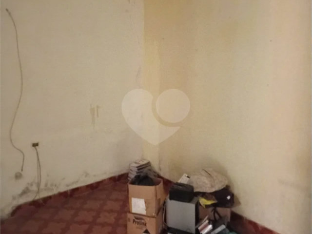 Casa Térrea à venda com 4 quartos, sendo 1 suíte,  em Vila Antonieta, São Paulo, SP