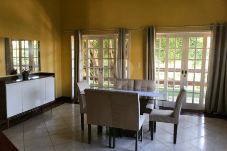 Sobrado à venda com 3 quartos, sendo 1 suíte, em Jardim América, Bragança Paulista, SP