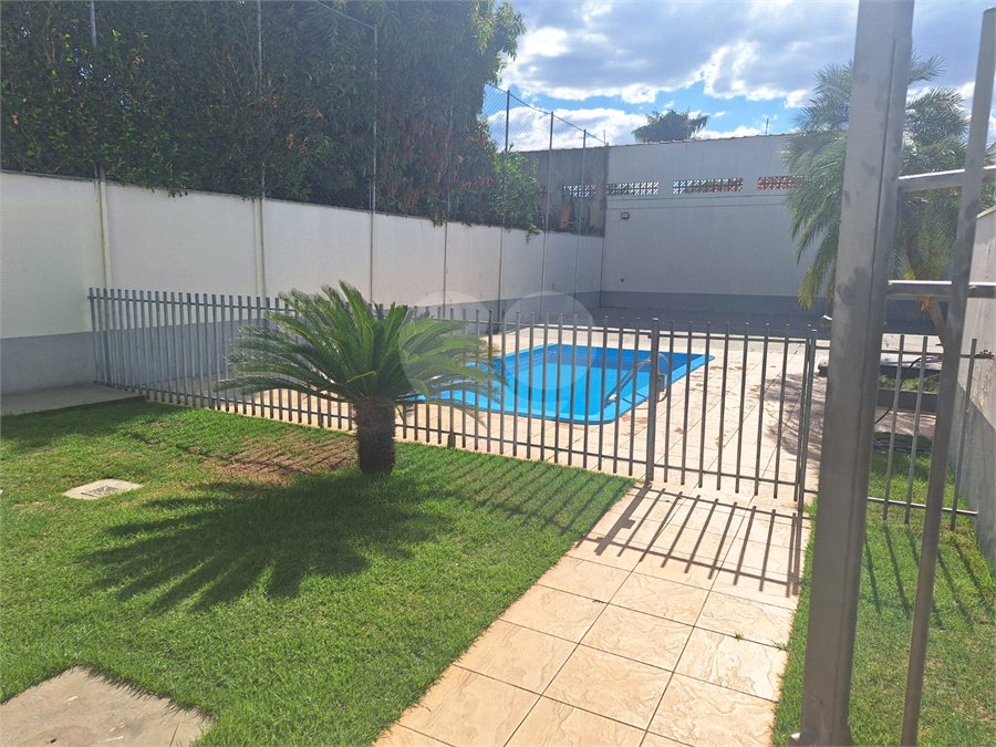 Casa à venda com 3 quartos, sendo 1 suíte, no condomínio Residencial Macaúba, Rondonópolis - MT
