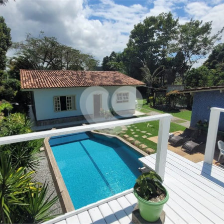 Casa à venda com 4 quartos, sendo 2 suítes, no Centro, Santa Cruz Cabrália, BA