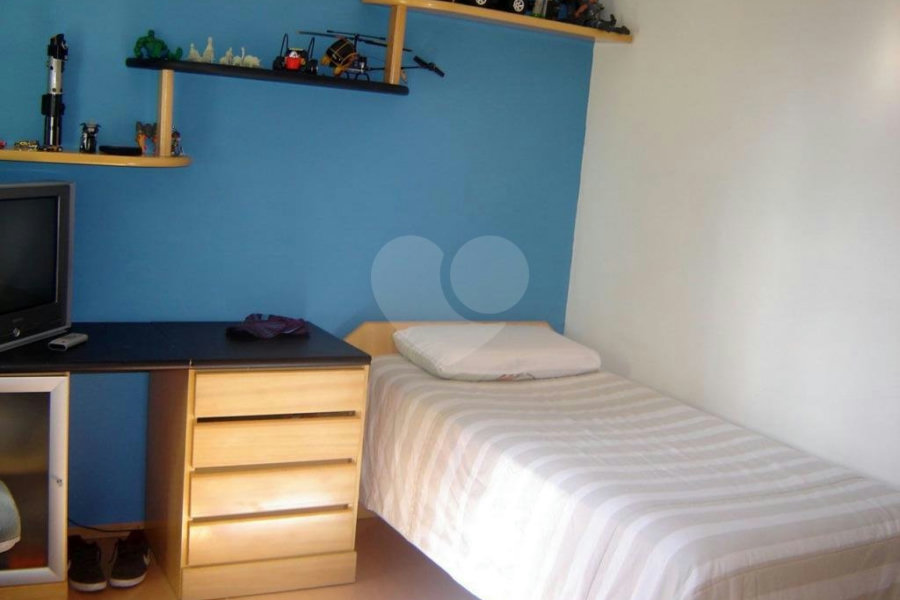 Sobrado à venda com 3 quartos, sendo 1 suíte, em Vila São João Batista, Guarulhos, SP
