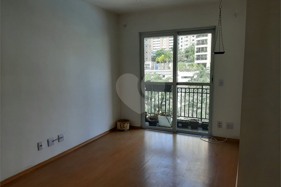 Apartamento à venda ou para alugar com 3 quartos, sendo 1 suíte, em Morumbi, São Paulo, SP