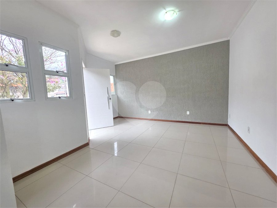 Casa para alugar com 3 quartos, sendo 1 suíte, em Bosque, Vinhedo, SP