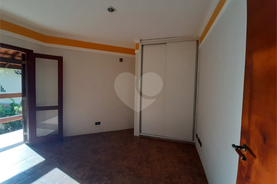 Casa à venda com 5 quartos, sendo 1 suíte, no condomínio Alpes de Mairiporã, Mairiporã - SP