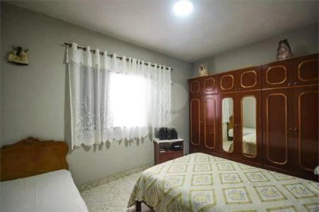 Casa Térrea à venda com 2 quartos, sendo 1 suíte,  em Vila Morse, São Paulo, SP