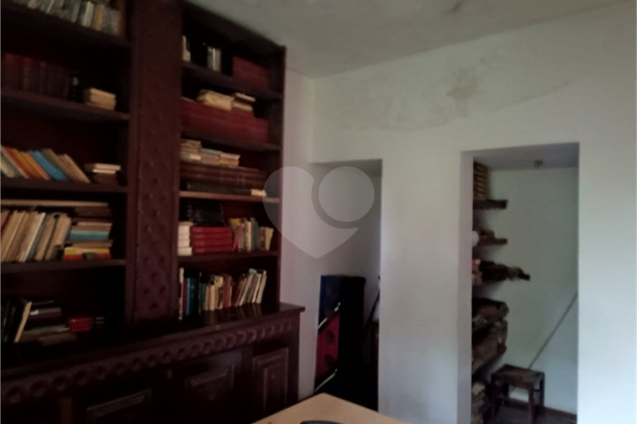 Casa à venda com 4 quartos, sendo 2 suítes, no condomínio Associação Reserva das Hortênsias, Mairiporã - SP