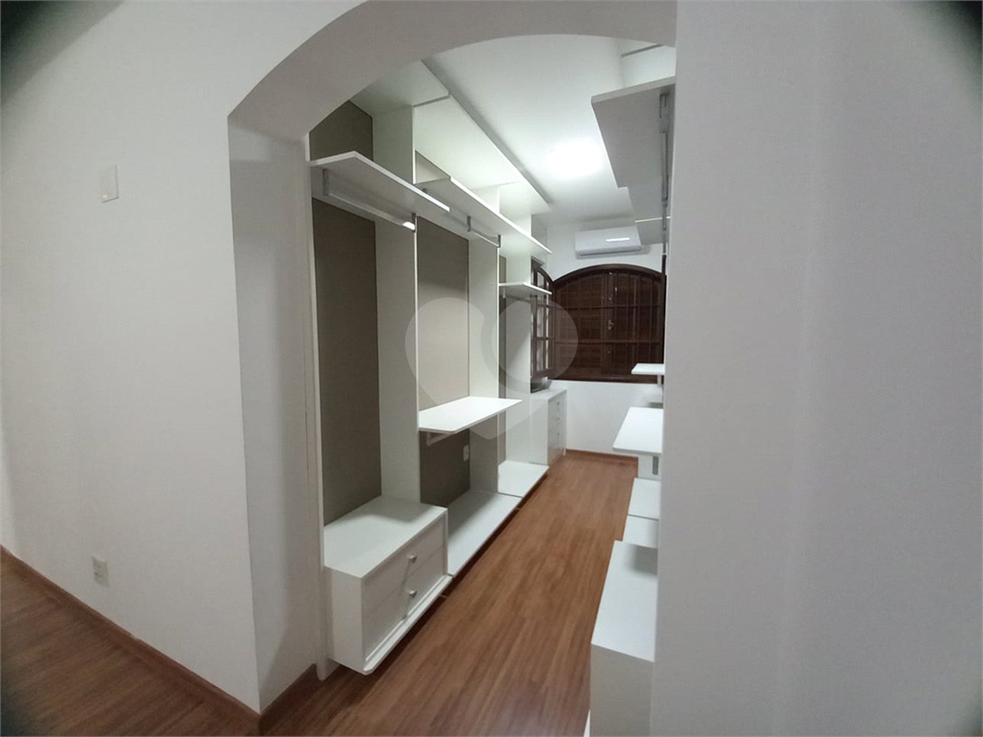 Casa à venda com 4 quartos, sendo 1 suíte,  em Vila Oliveira, Mogi das Cruzes, SP