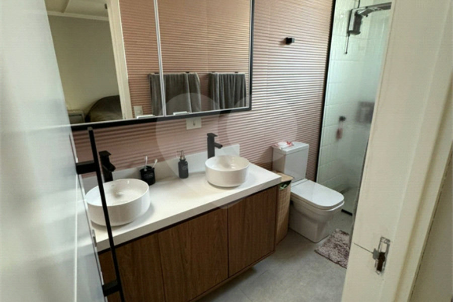 Casa à venda com 3 quartos, sendo 1 suíte, no condomínio Residencial Vegas, São Paulo - SP